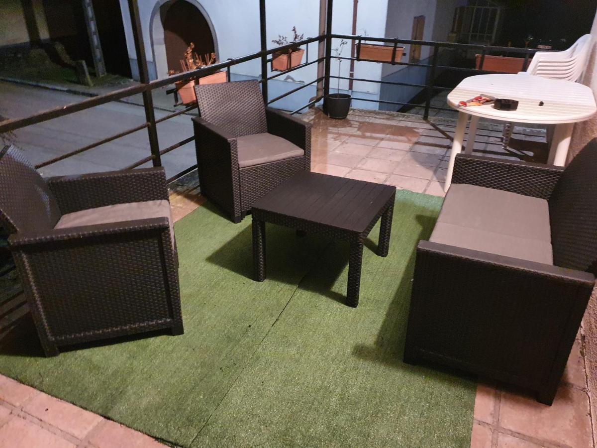 Appartement F1 Rez De Chausser Bg N°2 Bains-les-Bains Eksteriør billede